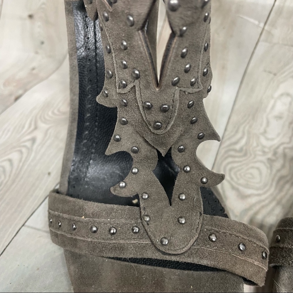 POUR LA VICTOIRE Vassy Studded Suede Heel Sandals Charcoal Grey 6.5 - Picture 7 of 16